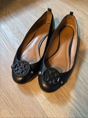 Tory Burch Black Leather Logo Round-Toe Ballet Flats